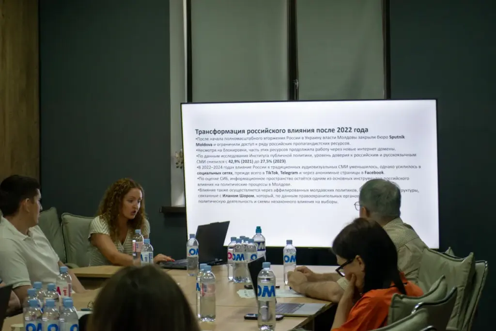 Круглый стол в Комрате «Фейки о Европейском союзе в Гагаузии: как их выявлять и как с ними бороться».