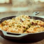 Курица со спаржей в белом соусе: рецепт от шефа Gustul Neamului