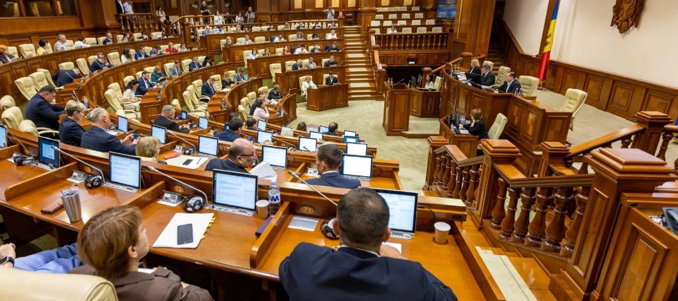За неделю парламент принял 95% законопроектов непрозрачно — Promo-LEX