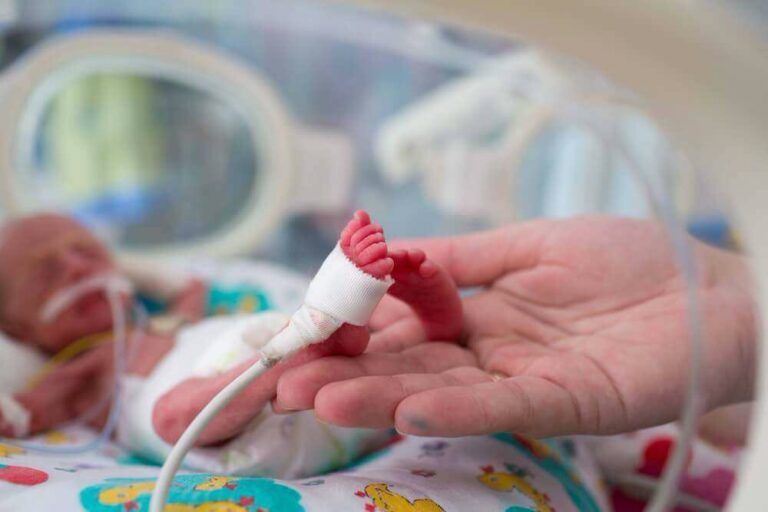 В Кишинёве врачи спасли девочку, родившуюся с весом всего 850 граммов