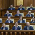 9 часов дебатов и 53 голоса: парламент Молдовы утвердил кабмин Тофана 