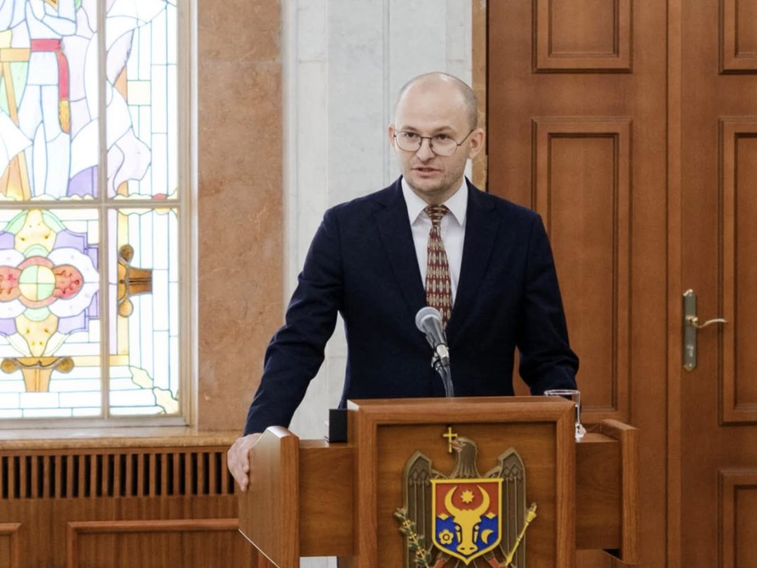Глава Минсельхоза Мустяца подал в отставку из-за истории с членством в ДПМ