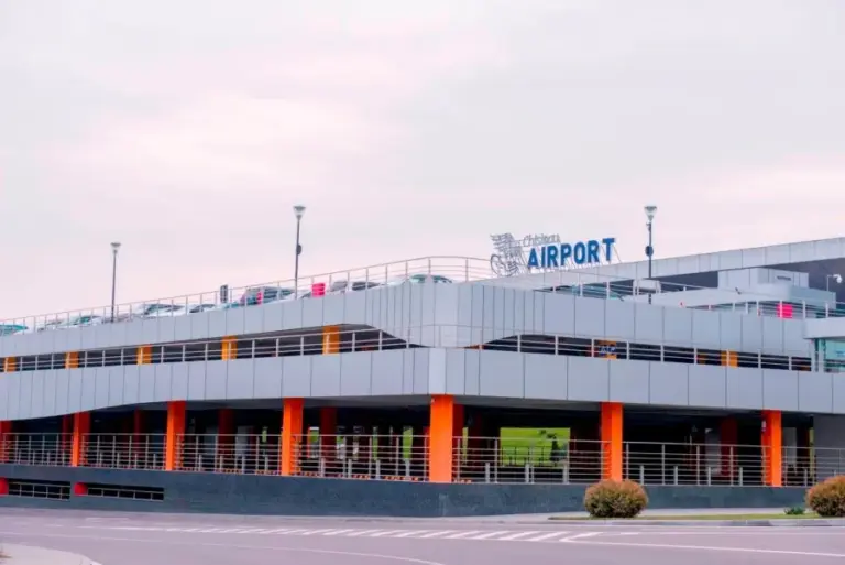 Ложная тревога в аэропорту Кишинёва: пассажиров эвакуировали из-за сообщения о бомбе
