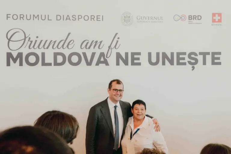 Премьер-министр Василе Тофан на встрече молдавской диаспоры в Кишиневе