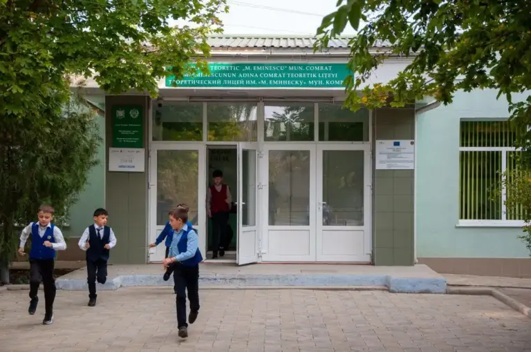 В Гагаузии оценили безопасность и санитарные условия в школах