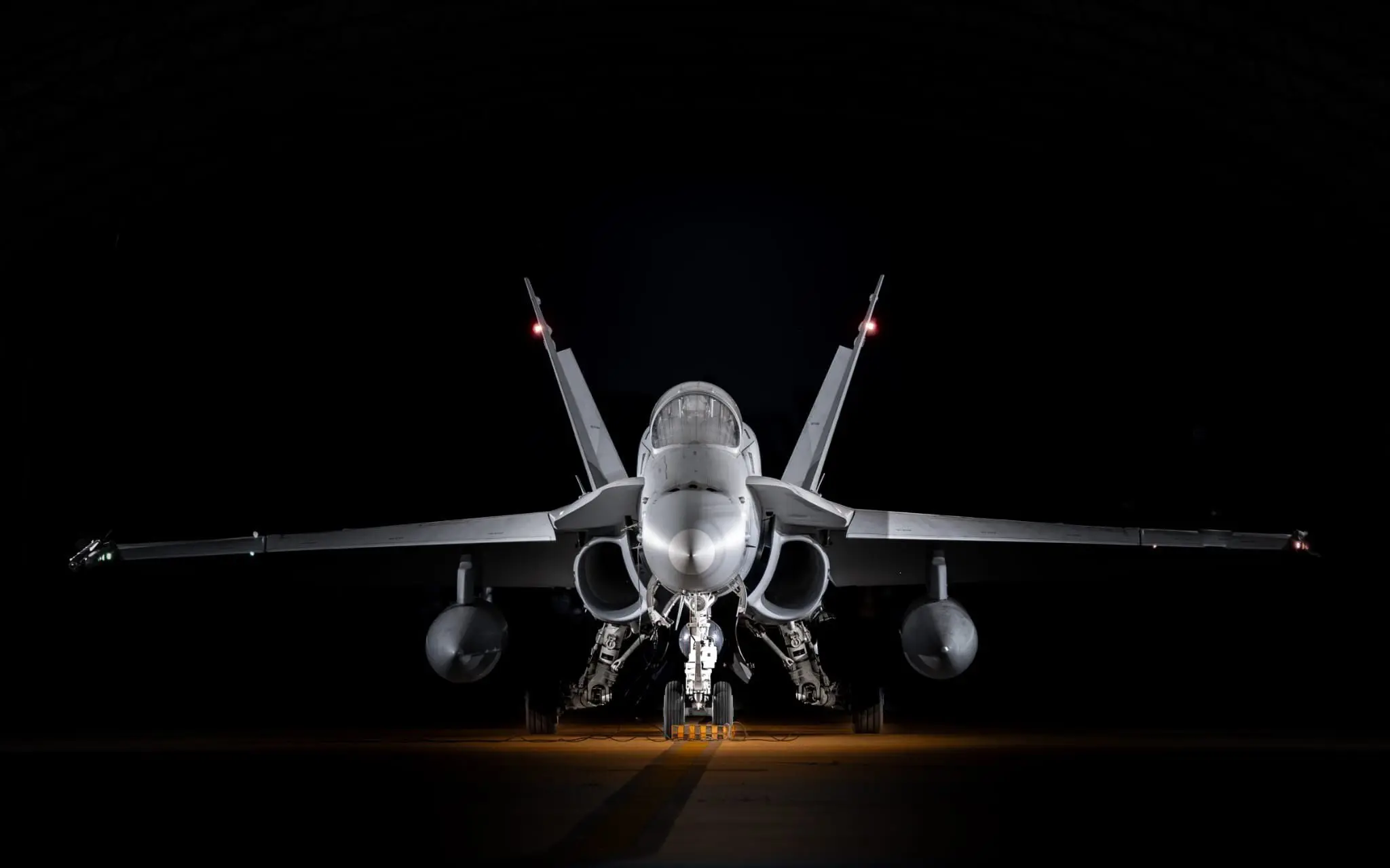 Испанский F-18 из контингента НАТО, размещенного в Румынии.