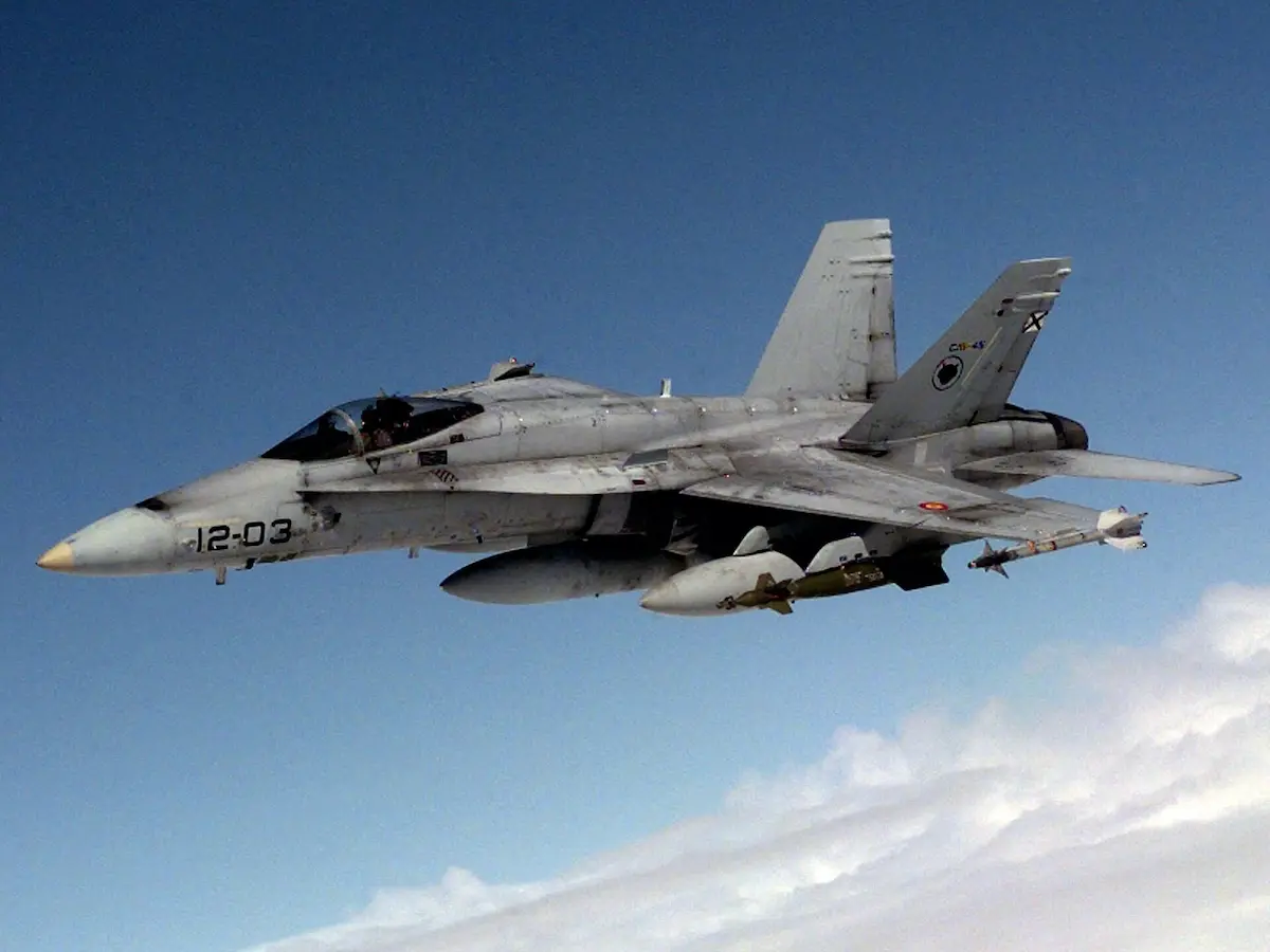 Испанский F-18 сбил над Румынией дрон, пролетевший через Молдову