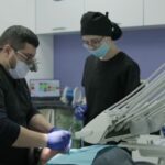 (ВИДЕО) Вернулись в Комрат и открыли клинику: как стоматолог в Гагаузии развивает бизнес при поддержке ЕС