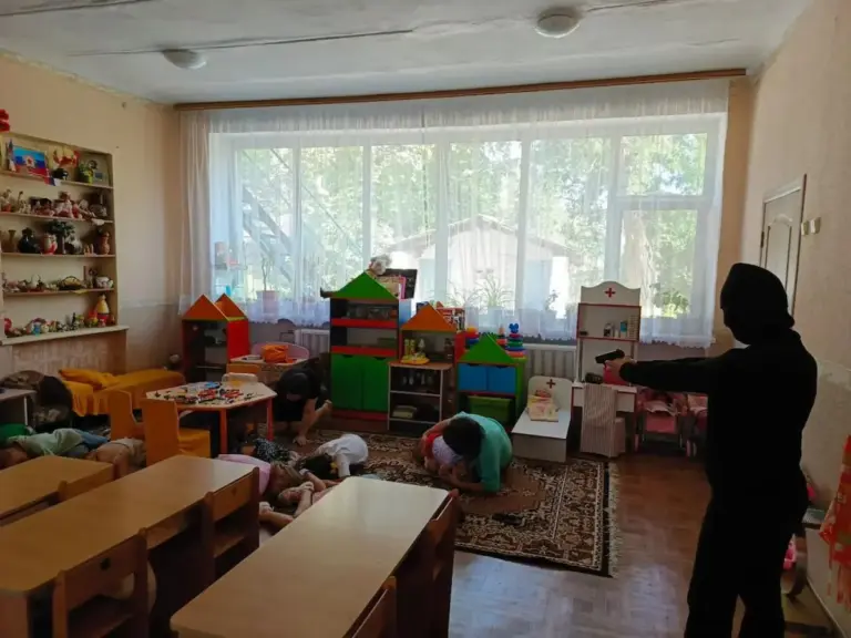 в России в детсадах и школах проходят антитеррористические учения