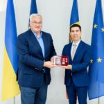 Глава МИД Украины Сибига приехал в Кишинёв и передал Попшою орден от Зеленского