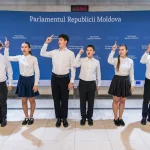 Дети провели урок жестового языка в парламенте Молдовы — «Хорошие новости» от nokta