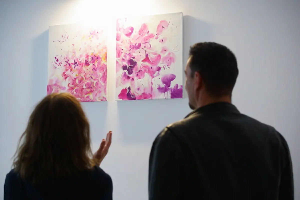 Экспозиция выставки «CLARA — искусство ради профилактики» в Artcor, Кишинёв