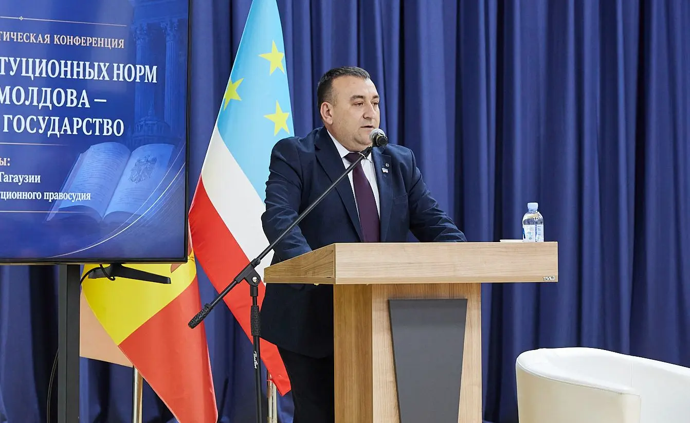 Валентин Гайдаржи, председатель Народного собрания Гагаузии, на трибуне