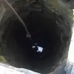 В Дондюшанах мужчина упал в 7-метровый колодец и остался невредим