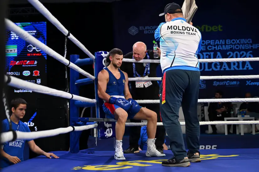 Александру Параскив завоевал бронзу чемпионата Европы по боксу