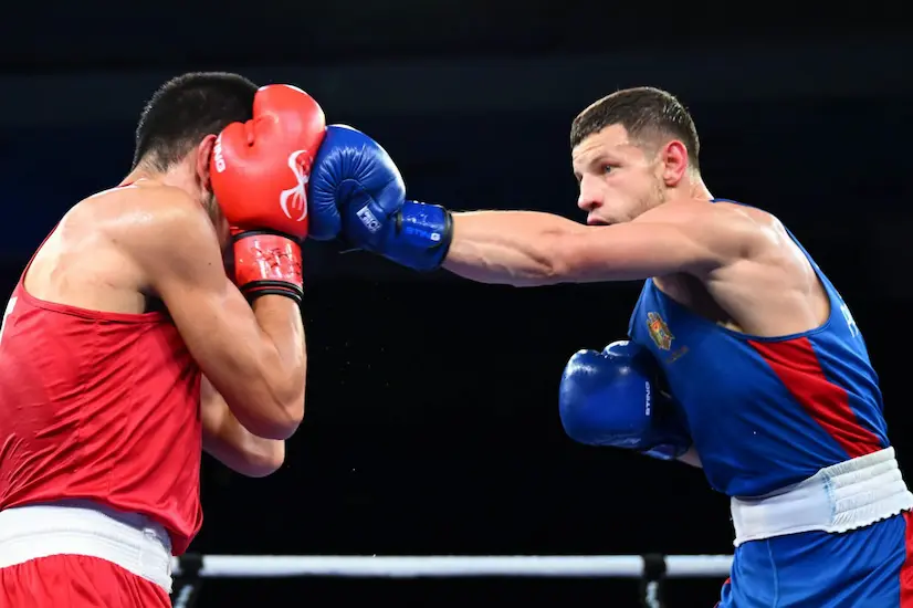 Александру Параскив завоевал бронзу чемпионата Европы по боксу