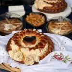Сармале, «Шапка Гугуцэ» и народные танцы: Молдова в центре Парижа
