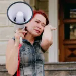 «Каждое убийство — это ваш провал»: как прошел протест у МВД после убийства женщины в Магдачештах