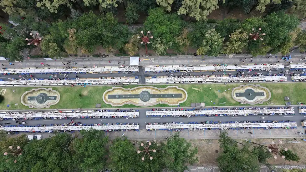 бухарест - самый длинный в мире стол, рекорд гиннесса