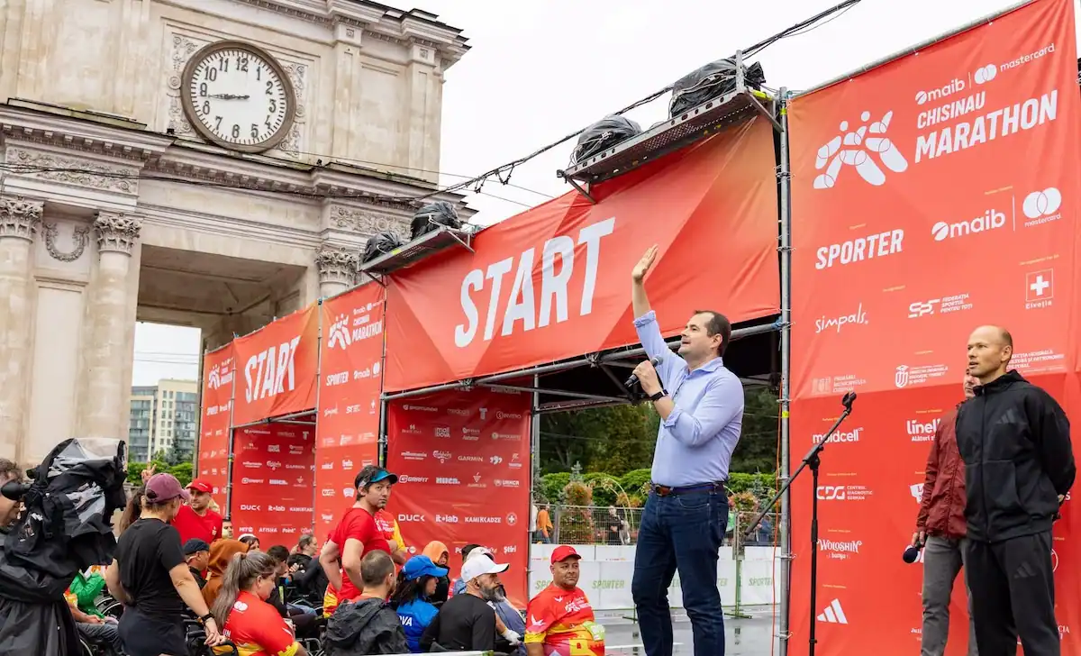 Василе Тофан на Chișinău Marathon 2026: дождь, холод и участники из 59 стран