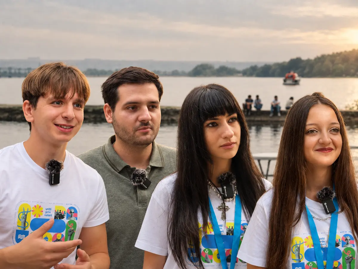 Участники Moldova Youth Forum 2026 на фоне Днестра в Холерканах