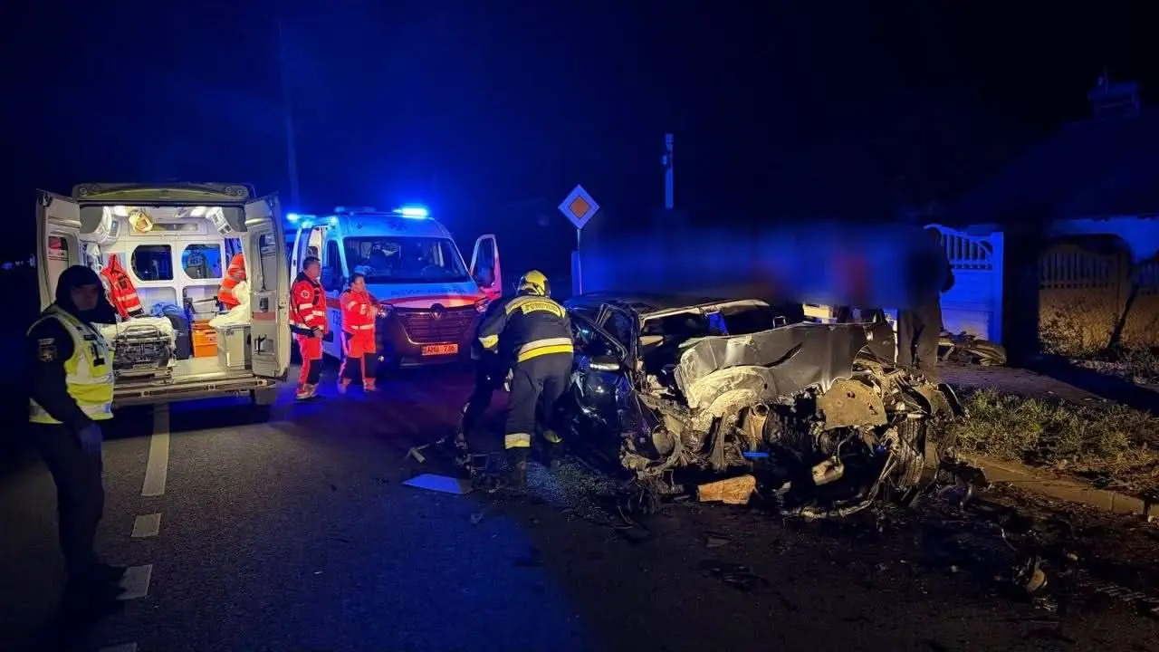 Смертельное ДТП в Хынчештском районе: Mercedes врезался в столб