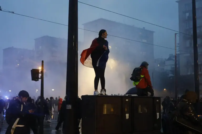 Протесты во Франции: полиция задержала около тысячи человек