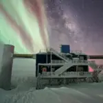 Ловцы призрачных частиц во льдах Антарктиды: Нобелевскую премию по физике присудили за исследования нейтрино