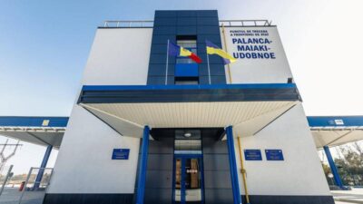 Российский снаряд упал у Паланки: повреждён автобус, ранен молдавский пограничник