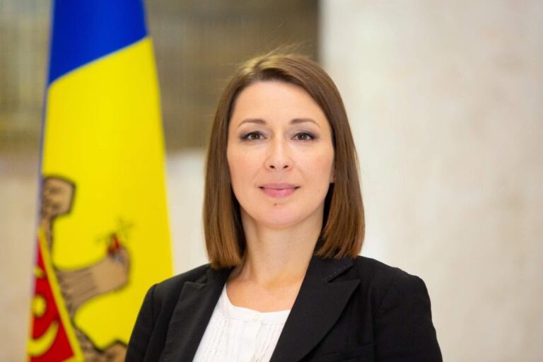 Лилиана Вицу — директор Stratcom