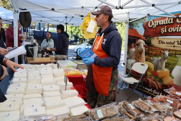 В Молдове хотят упростить правила для производителей еды и продуктов на дому и небольших заведений общепита
