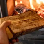 В Дезгинже двое пожилых людей отравились угарным газом от печи — их доставили в больницу
