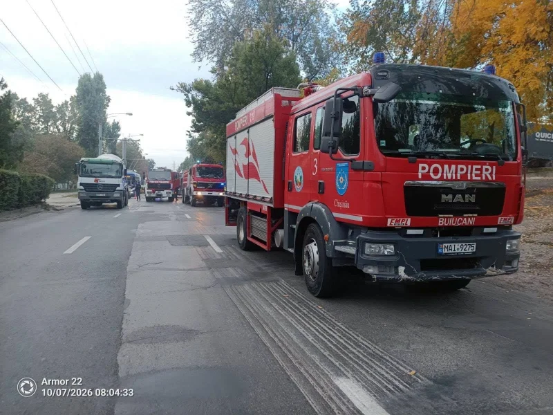 В Кишинёве на улице Мештерул Маноле загорелось сооружение гражданской защиты.