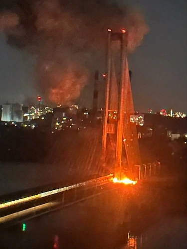 удар по мосту в киеве