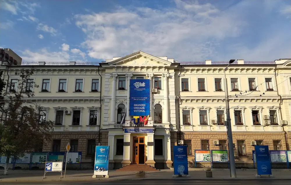 Избиение студента в Кишинёве: причастных учеников колледжа UTM отчислили