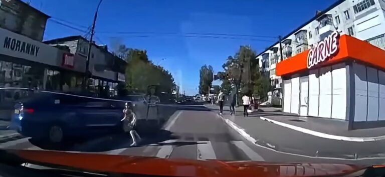 (ВИДЕО) В Хынчештах водитель едва не сбил школьницу на переходе — его могут лишить прав
